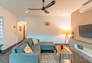 2 Bedroom Townhouse For Rent - Tonle Bassac, Phnom Penh thumbnail