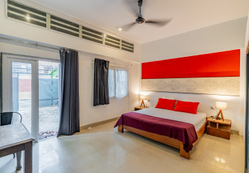 2 Bedroom Townhouse For Rent - Tonle Bassac, Phnom Penh thumbnail