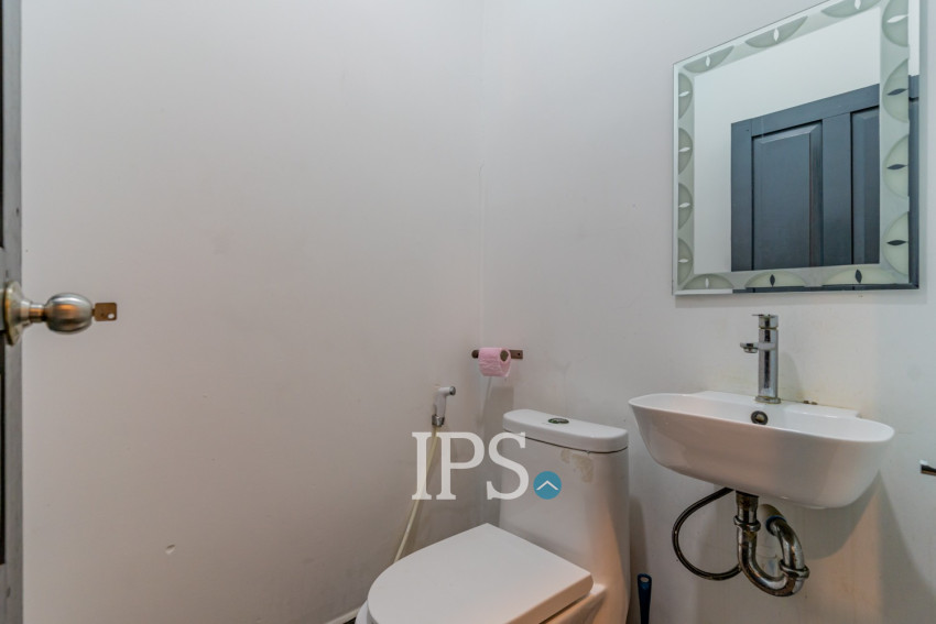 2 Bedroom Townhouse For Rent - Tonle Bassac, Phnom Penh