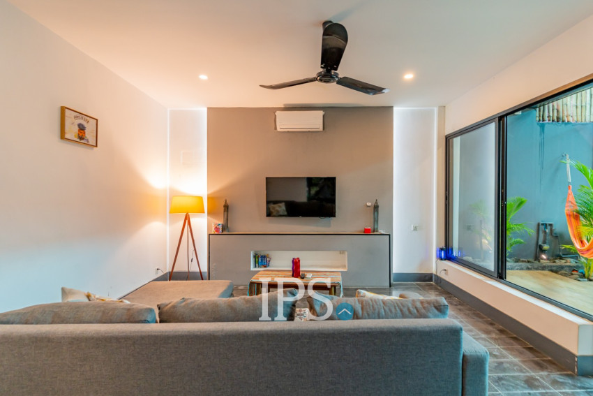 2 Bedroom Townhouse For Rent - Tonle Bassac, Phnom Penh