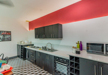 2 Bedroom Townhouse For Rent - Tonle Bassac, Phnom Penh thumbnail