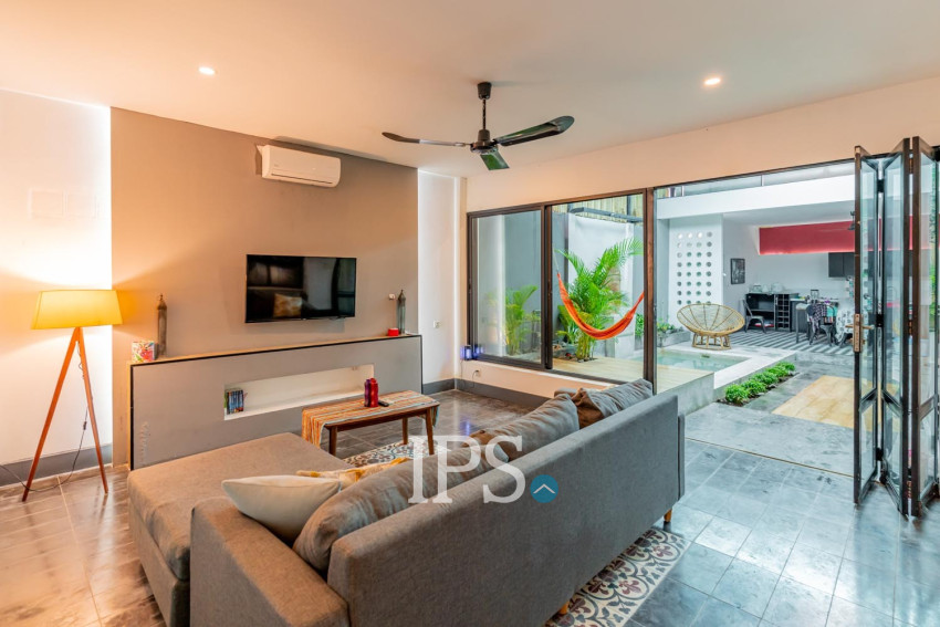 2 Bedroom Townhouse For Rent - Tonle Bassac, Phnom Penh