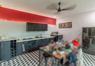 2 Bedroom Townhouse For Rent - Tonle Bassac, Phnom Penh thumbnail