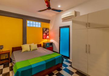 2 Bedroom Townhouse For Rent - Tonle Bassac, Phnom Penh thumbnail