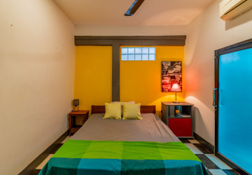 2 Bedroom Townhouse For Rent - Tonle Bassac, Phnom Penh thumbnail