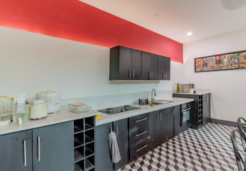 2 Bedroom Townhouse For Rent - Tonle Bassac, Phnom Penh thumbnail