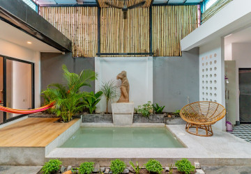 2 Bedroom Townhouse For Rent - Tonle Bassac, Phnom Penh thumbnail