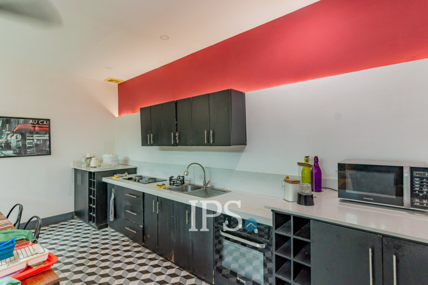 2 Bedroom Townhouse For Rent - Tonle Bassac, Phnom Penh