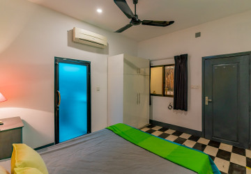 2 Bedroom Townhouse For Rent - Tonle Bassac, Phnom Penh thumbnail