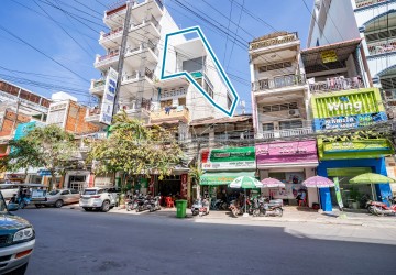 2 Bedroom Renovated Apartment For Rent - Wat Phnom, Phnom Penh thumbnail