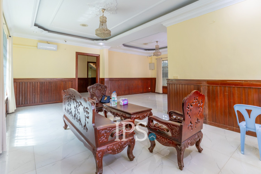 10 Bedroom Commercial Villa For Rent- Daun Penh, Phnom Penh