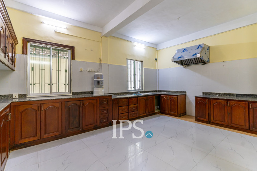10 Bedroom Commercial Villa For Rent- Daun Penh, Phnom Penh