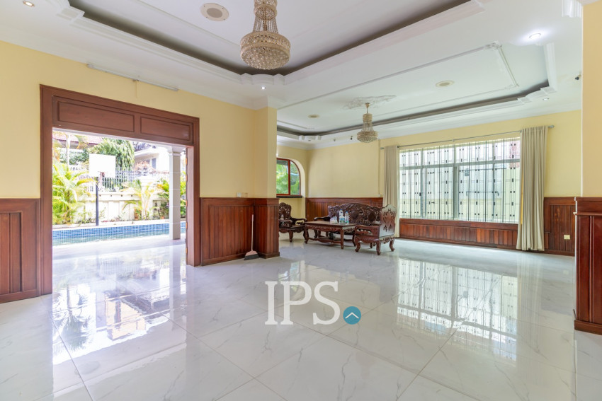 10 Bedroom Commercial Villa For Rent- Daun Penh, Phnom Penh