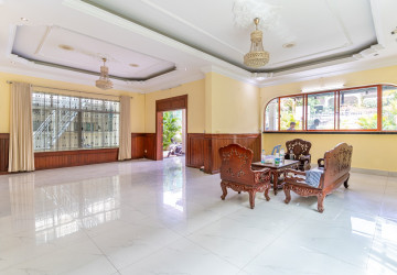 10 Bedroom Commercial Villa For Rent- Daun Penh, Phnom Penh thumbnail