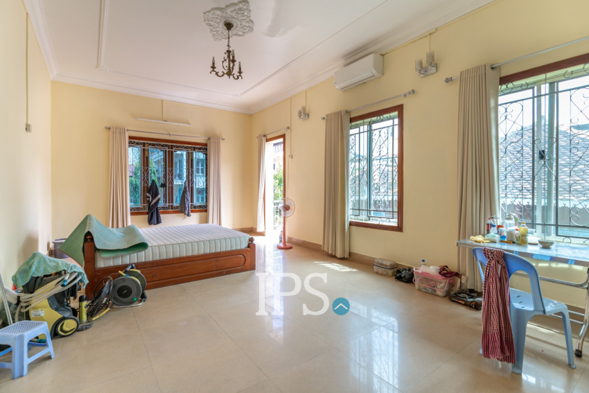 10 Bedroom Commercial Villa For Rent- Daun Penh, Phnom Penh