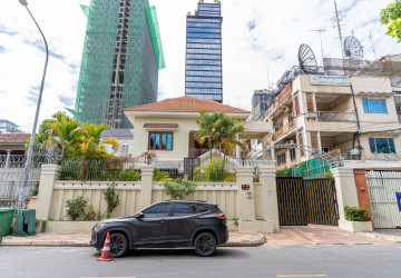 10 Bedroom Commercial Villa For Rent- Daun Penh, Phnom Penh thumbnail
