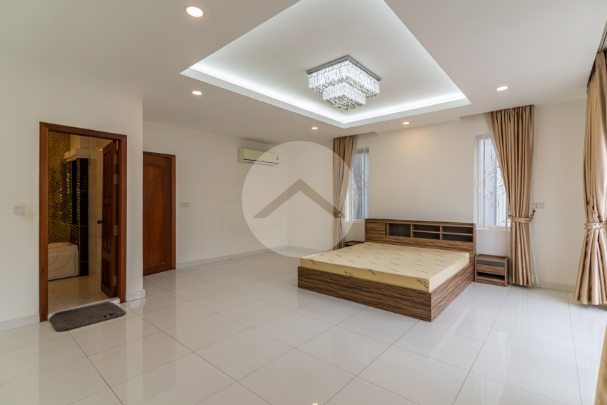 4 Bedroom Twin Villa  For Rent - Chrang Chamres 1, Russey Keo, Phnom Penh