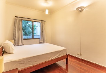 3 Bedroom Serviced Townhouse For Rent - Tonle Bassac, Phnom Penh thumbnail