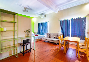 35 Bedroom Hostel Business For Sale - Old Market / Pub Street, Siem Reap - Image 2