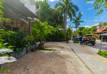 5 Bedroom Shophouse For Rent - Sala Kamreuk, Siem Reap thumbnail