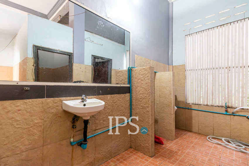 5 Bedroom Shophouse For Rent - Sala Kamreuk, Siem Reap