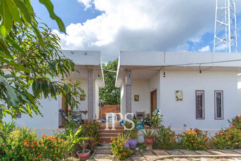 8 Bedroom Compound-House For Rent - Svay Dangkum, Siem Reap - Image 15