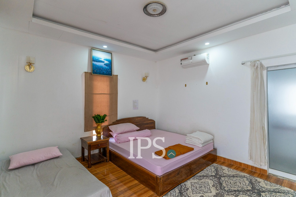8 Bedroom Compound-House For Rent - Svay Dangkum, Siem Reap - Image 11