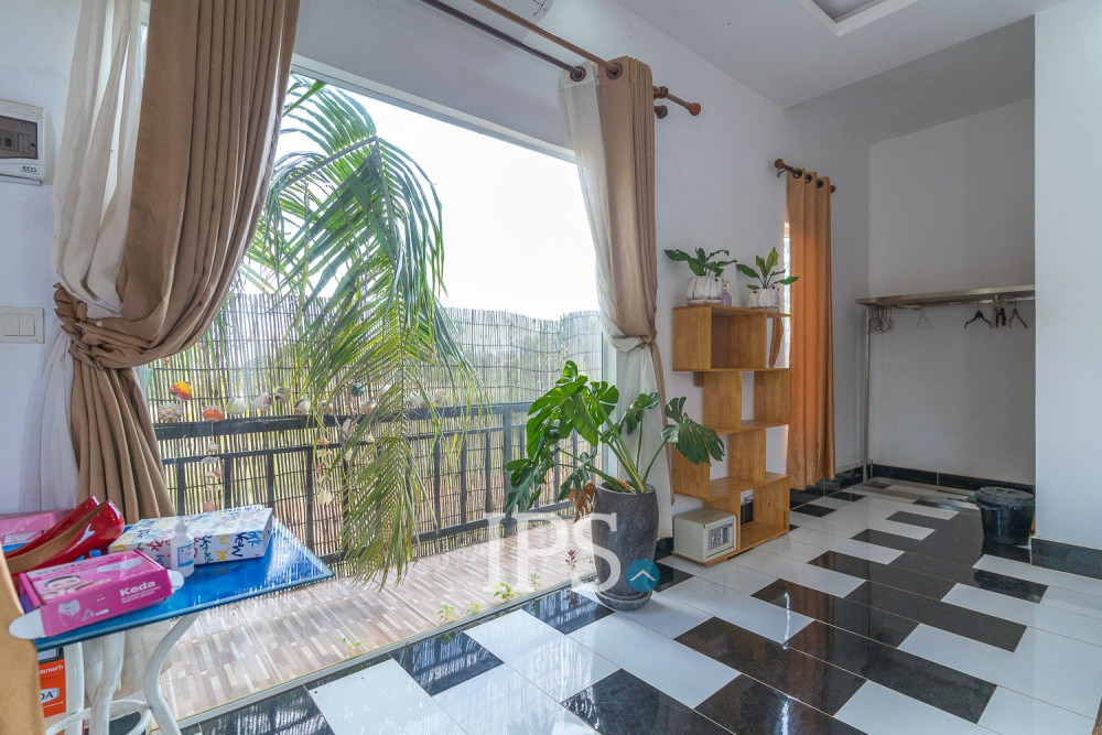 8 Bedroom Compound-House For Rent - Svay Dangkum, Siem Reap - Image 10