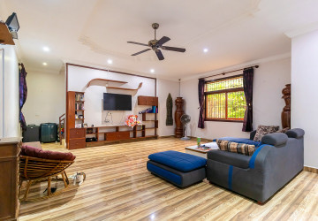5 Bedroom Villa For Rent - Svay Dangkum, Siem Reap thumbnail