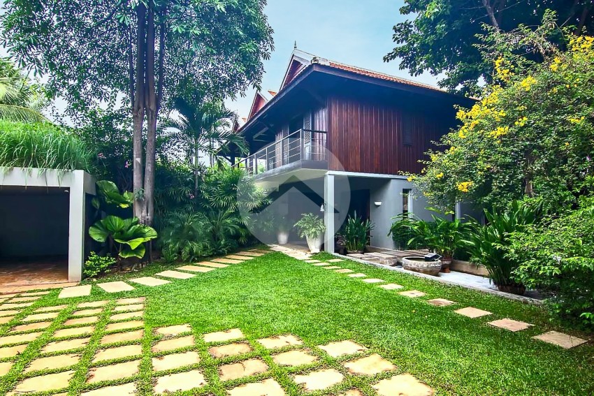 5 Bedroom Luxury Villa For Sale - Svay Dangkum, Siem Reap