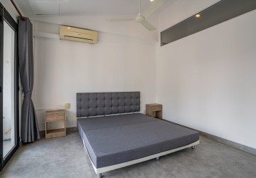 Renovated 2 Bedroom Apartment For Rent - Phsar Kandal 2, Phnom Penh thumbnail