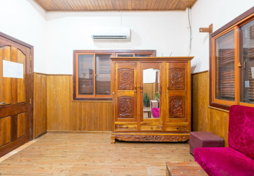 1 Bedroom Wooden House For Rent - Svay Dangkum, Siem Reap thumbnail