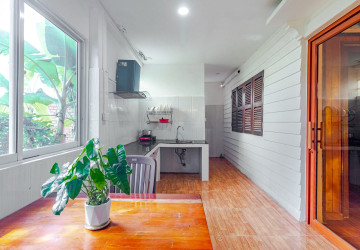 1 Bedroom Wooden House For Rent - Svay Dangkum, Siem Reap thumbnail