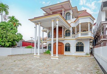 16 Bedroom Villa For Rent - Svay Dangkum, Siem Reap thumbnail