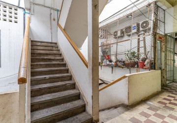 Renovated Dulex 2 Bedroom Apartment For Rent - Sangkat Mittapheap, Phnom Penh thumbnail