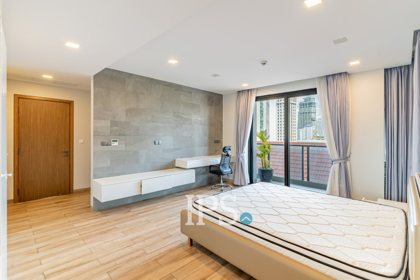 3 Bedroom Serviced Apartment For Rent - BKK1, Phnom Penh