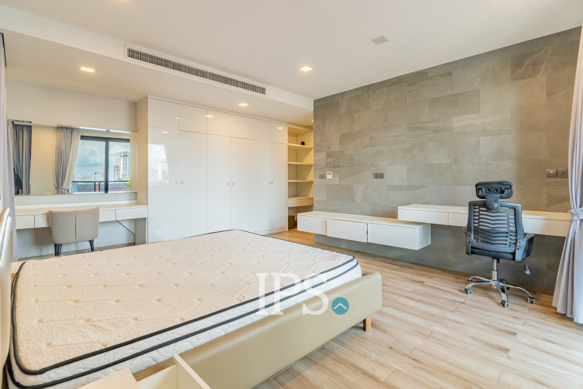 3 Bedroom Serviced Apartment For Rent - BKK1, Phnom Penh