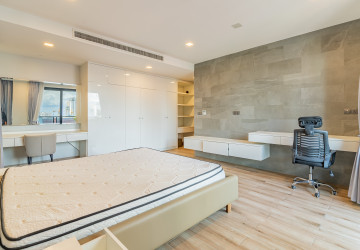 3 Bedroom Serviced Apartment For Rent - BKK1, Phnom Penh thumbnail