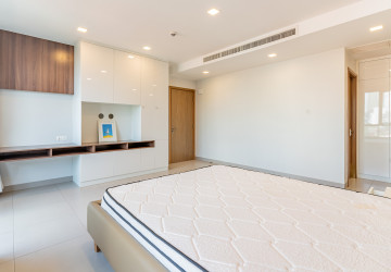 3 Bedroom Serviced Apartment For Rent - BKK1, Phnom Penh thumbnail