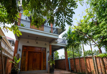 3 Bedroom Villa For Rent - Svay Dangkum, Siem Reap thumbnail