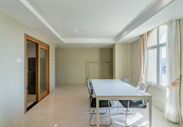 2 Bedroom Serviced Apartment For Rent - Tonle Bassac, Phnom Penh thumbnail