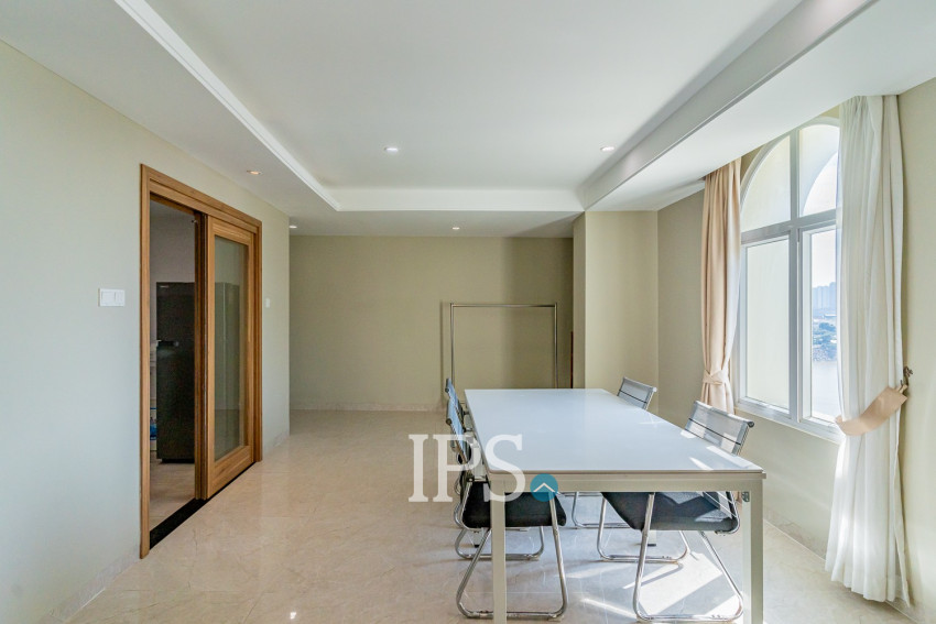 2 Bedroom Serviced Apartment For Rent - Tonle Bassac, Phnom Penh