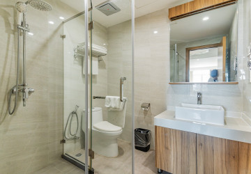 2 Bedroom Apartment For Rent - Tonle Bassac, Phnom Penh thumbnail