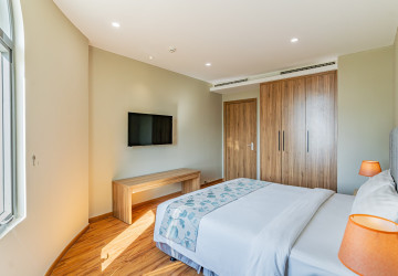 2 Bedroom Apartment For Rent - Tonle Bassac, Phnom Penh thumbnail