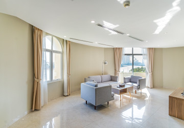 2 Bedroom Apartment For Rent - Tonle Bassac, Phnom Penh thumbnail