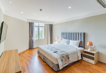 2 Bedroom Apartment For Rent - Tonle Bassac, Phnom Penh thumbnail