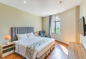 2 Bedroom Apartment For Rent - Tonle Bassac, Phnom Penh thumbnail