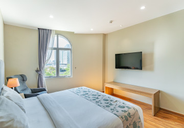 2 Bedroom Apartment For Rent - Tonle Bassac, Phnom Penh thumbnail