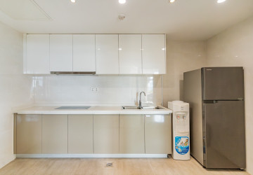 2 Bedroom Apartment For Rent - Tonle Bassac, Phnom Penh thumbnail