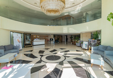 2 Bedroom Apartment For Rent - Tonle Bassac, Phnom Penh thumbnail